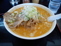 「みそらーめん730+ぎょうざ300」@北海とんこつらーめん 純輝 白井店の写真