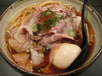 「特製肉まきそば 醤油」@肉そば総本店 麺屋宗の写真