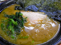 「ラーメン中盛（麺カタメ）730円」@王道家の写真