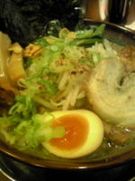 「骨太光麺全部のせ￥990」@光麺 上野店の写真