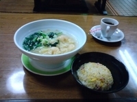 「海老ワンタン麺（ランチセット 半チャーハンと餃子セット）」@龍馬酒家の写真