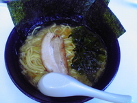 「豚骨醤油ラーメン大+海苔」@横浜ラーメン 骨骨家の写真