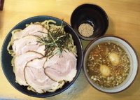 「正油つけ麺+大盛無料+チャーシュー+半熟味玉X2」@味噌蔵らーめん まるしゅうの写真