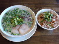 「長浜らーめん630円+ネギ150円+豚めし450円?」@長浜ラーメン 松吉の写真