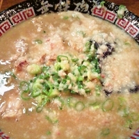 「とんこつラーメン+替玉」@無鉄砲 大阪店の写真