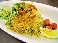 「ピリ辛ねぎチャーシュー冷麺780円+イベリコ豚の餃子サービス券で」@麺Dining セロリの花 綾瀬店の写真