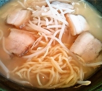 「豚バラ塩めん+半炒飯（714円+210円）」@李厨房 守谷店の写真