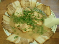 「チャーシューメン 【 カタ 】」@博多ラーメン ばりこて 都立家政店の写真