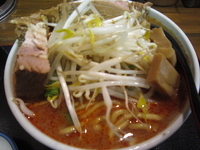 「辛味噌ラーメン（大盛）+チャーシュー」@味噌麺処 花道庵の写真