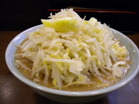 「ラーメン 700円（ヤサイ・ニンニク）」@ラーメン二郎 池袋東口店の写真