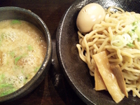 「限定つけ麺（大）（750円）+味玉（100円）」@つけ麺 雀 アメ村本店の写真