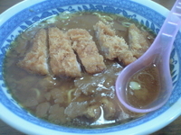 「カツカレーラーメン（550円）」@ほづみとんかつ店の写真