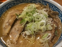 「醤油チャーシューメン（850）+大盛り（100）+麺固め」@麺屋 八の写真