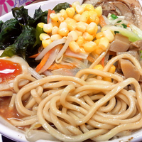 「味噌らーめん（極太麺に変更） ￥650」@丸直の写真