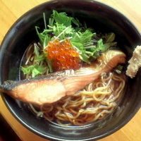 「北海道親子和風冷しラーメン 590円 + 燻製たまご 60円」@北海道チューボー 八重洲店の写真