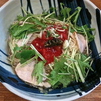 「トマトと水菜の冷しそば（￥800）」@○屋製麺店の写真