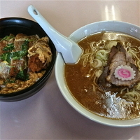「ラーメン（￥610）カツ丼（￥840）」@国味ラーメンの写真