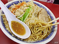 「小ラーメン￥680+豚入り（オープン記念） 全マシで!」@らーめん豚喜 川口店の写真