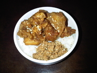 「辛味噌ラーメン、唐揚げ丼」@ラーメン 輝の写真