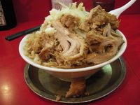 「ラーメン+大豚（ヤサイニンニクアブラ）」@ジャンクガレッジ 東大宮店の写真