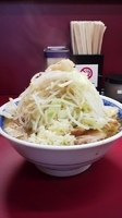 「小ラーメン（ヤサイニンニクアブラ）680円+豚（サービス）」@らーめん豚喜 川口店の写真