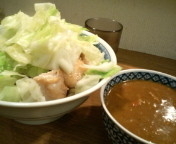 「カレーつけ麺（キャベツマシ・ニンニク）750円」@らーめん こじろう526 日暮里店の写真