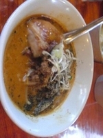 「ホーロー担担麺950 サービスライス」@湯麺 破天荒の写真