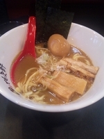 「らーめん+味玉【オープニングセール500円】、中盛り【無料】、半」@喜家 ともえ軒 大森本店の写真