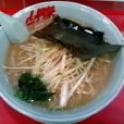 ねぎラーメン中盛（790円）油多め、麺固。