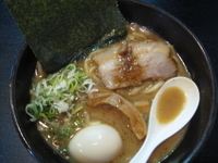 「白の麺+味付玉子」@麺の坊 晴レル屋 総本店の写真