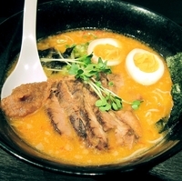 「辛味噌チャーシューらーめん（替え玉無料）」@つけ麺 らーめん 研究所の写真