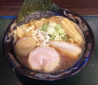 「限定 NEW煮干ラーメン+味玉」@煮干 丸めの写真