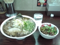 「らーめん大盛+半ぶたまんま」@なんつッ亭 秦野本店の写真