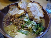 「味噌漬け炙りチャーシュー麺【信州味噌】（950円）+ミニチャーハ」@麺場 龍吟の写真