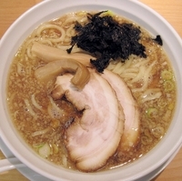 「煮干背脂醤油らーめん」@つけ麺 Nijinoitoの写真