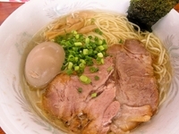 「塩ラーメン（680円）+煮たまご（100円）」@伊達屋の写真