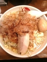 「チーズメガトン麺+味玉」@節骨麺たいぞう 恵比寿店の写真