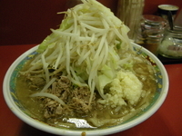 「大らーめん豚増しほぐし豚ヤサイマシニンニク」@らーめん豚喜の写真