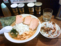 「地どりラーメン（醤油・細麺）+玉ねぎ+ネギチャーライス（小）」@地どりラーメンの写真