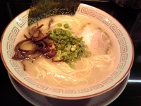 「長浜ラーメン+替玉×2」@博多長浜らーめん 六角堂 八王子店の写真