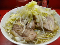 「小ラーメン 600円（麺カタメ、ヤサイ・ニンニク・カラメ）」@ラーメン二郎 三田本店の写真