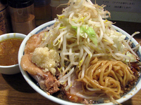 「らーめん（ヤサイニンニク）+豚+カレールー@650+100+0（」@らーめん こじろう526 日暮里店の写真