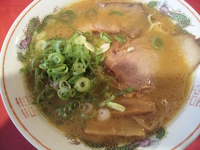 「焦がしニンニク醤油風味 豚骨ラーメン（ニンニク抜き）（700円）」@越後屋 高槻天神本店の写真