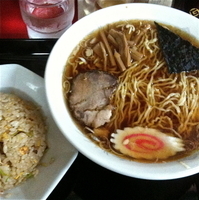 「サービスメニュー 半チャーハンとラーメン（￥550）」@冨士中華そばの写真