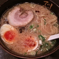 「豚骨醤油らーめん（￥700）味玉入り（￥150）」@でびっと 大和店の写真