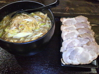 「ネギみそチャーシュー（950円）+餃子（350円）」@拉人の写真