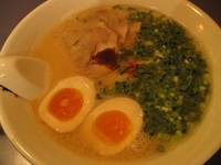 「味玉らーめん690円（麺の硬さ普通）」@らーめん屋 鳳凛 春吉店の写真