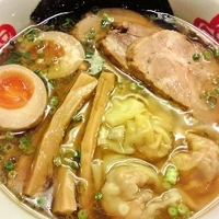 「全部入り醤油味」@らーめん 本竈の写真