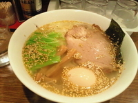 「塩らーめん（680円）+ 味玉+杏仁豆腐（150円）」@神勢。の写真