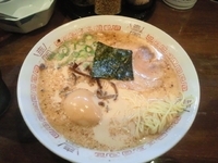 「豚骨醤油ラーメン500円+替え玉50円+クーポン味玉」@七代目 哲麺 大和店の写真